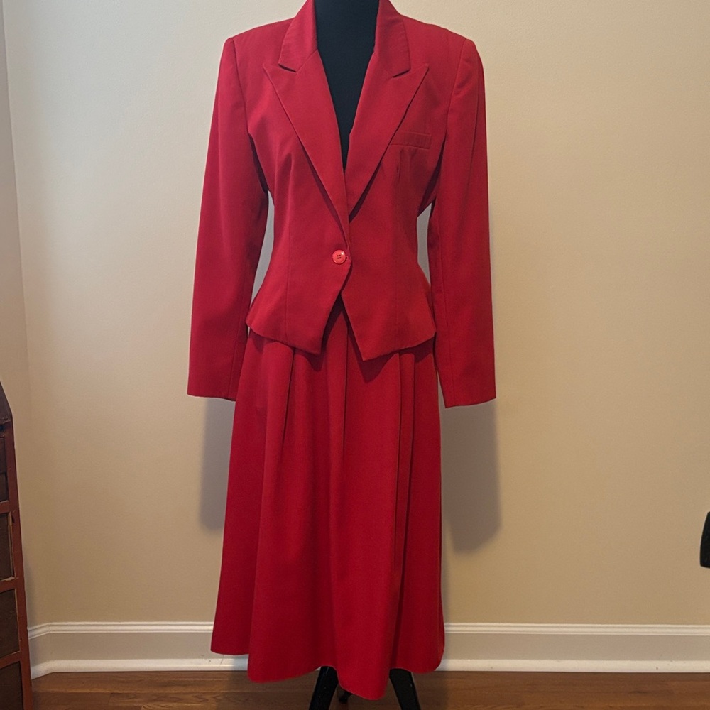 Elegant Red Blazer and Skirt Set